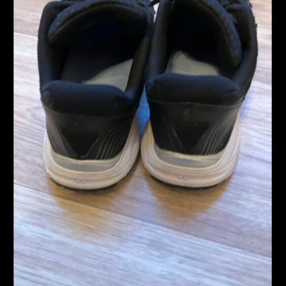 Ryka 8.5 wide walking shoes - Picture 3 of 6